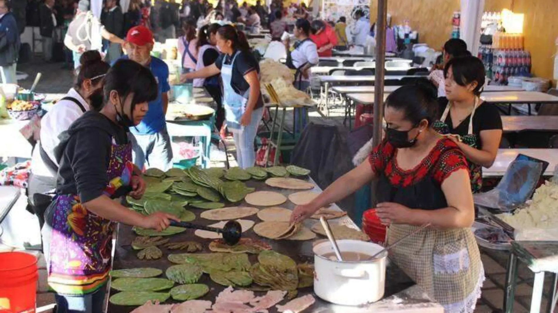 Nopales, un ingrediente extra para darle sabor a la memela_